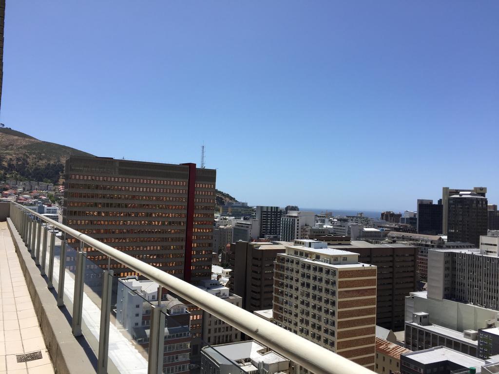 Urban Oasis At Perspectives Apartment Cape Town Room photo