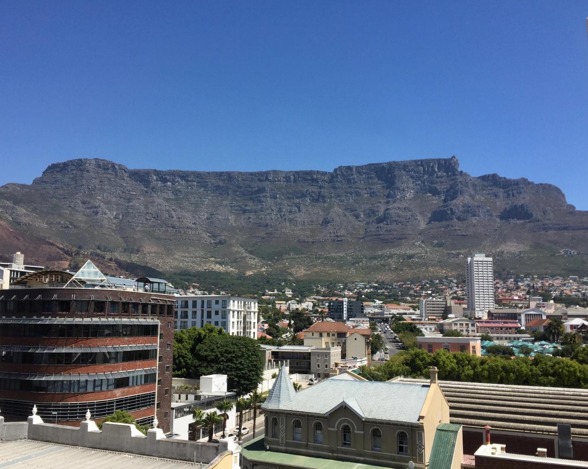 Urban Oasis At Perspectives Apartment Cape Town Room photo