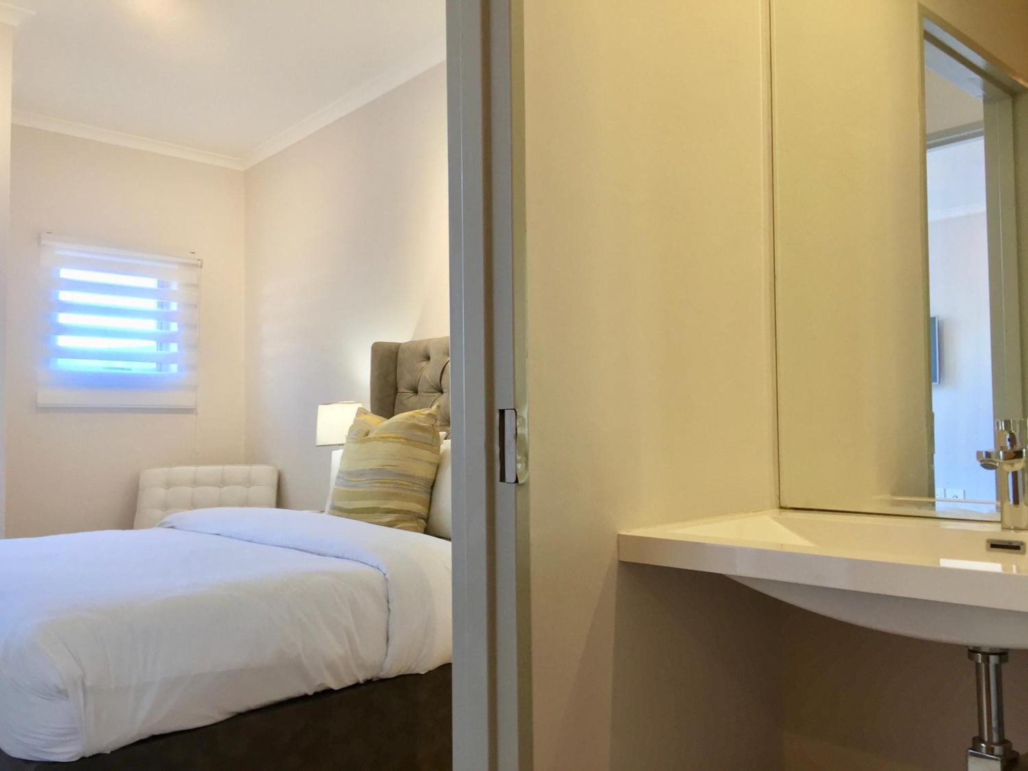 Urban Oasis At Perspectives Apartment Cape Town Room photo